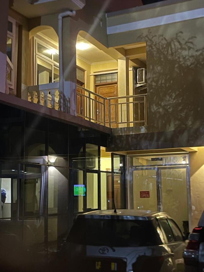 Moments Park Motel ดาร์เอสซาลาม ภายนอก รูปภาพ